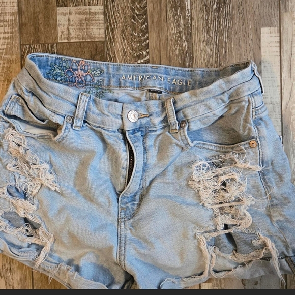 American Eagle Outfitters Light Blue Ripped Jean Shorts - Picture 3 of 5